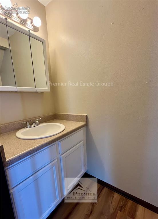 Image 9 of 13: Bathroom