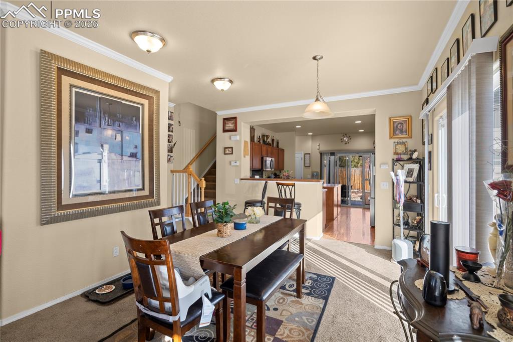 Image 4 of 32: Dining Area