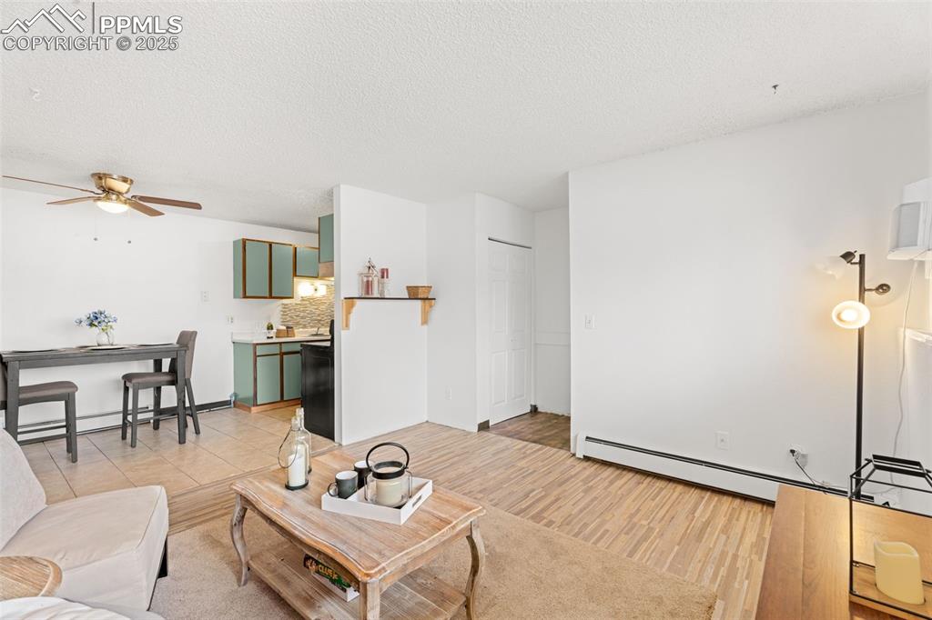 Image 4 of 20: Living Room