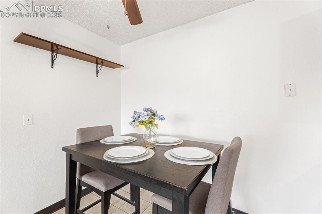 Image 7 of 20: Dining Area