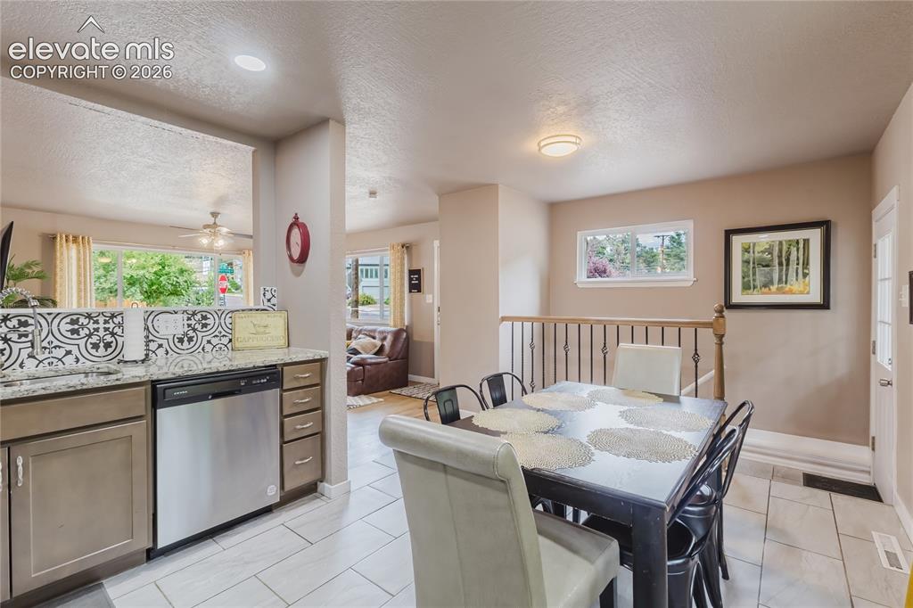 Image 7 of 49: Kitchen