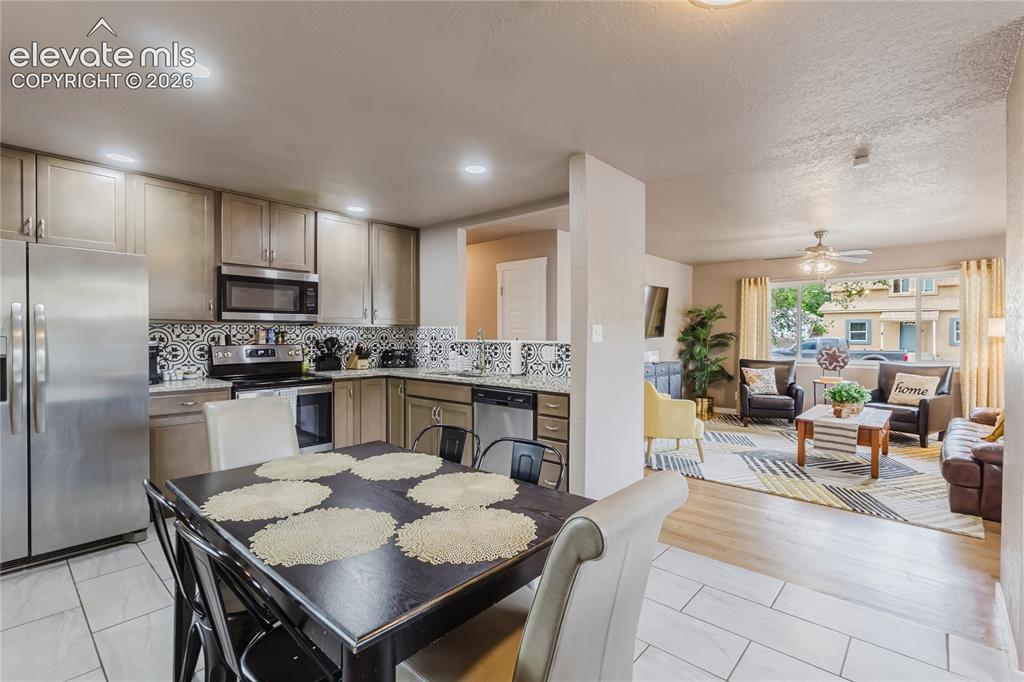 Image 8 of 49: Kitchen