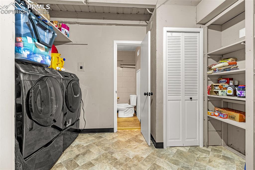 Image 15 of 32: Laundry