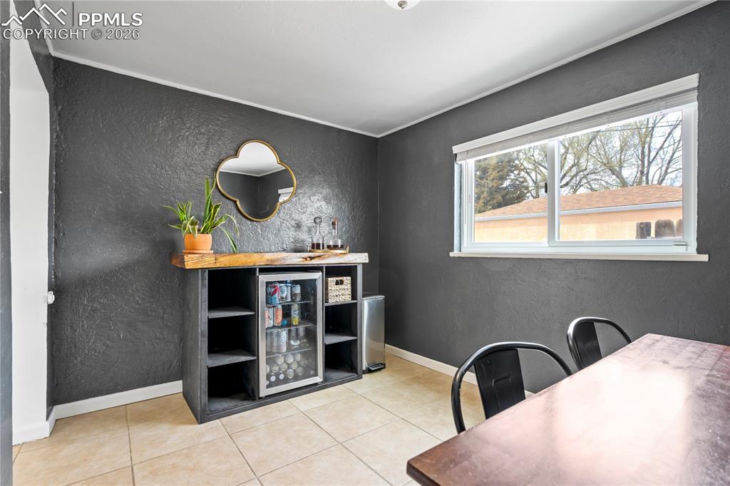 Image 17 of 43: Dining Area