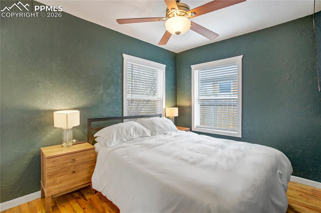 Image 18 of 43: Dining Area