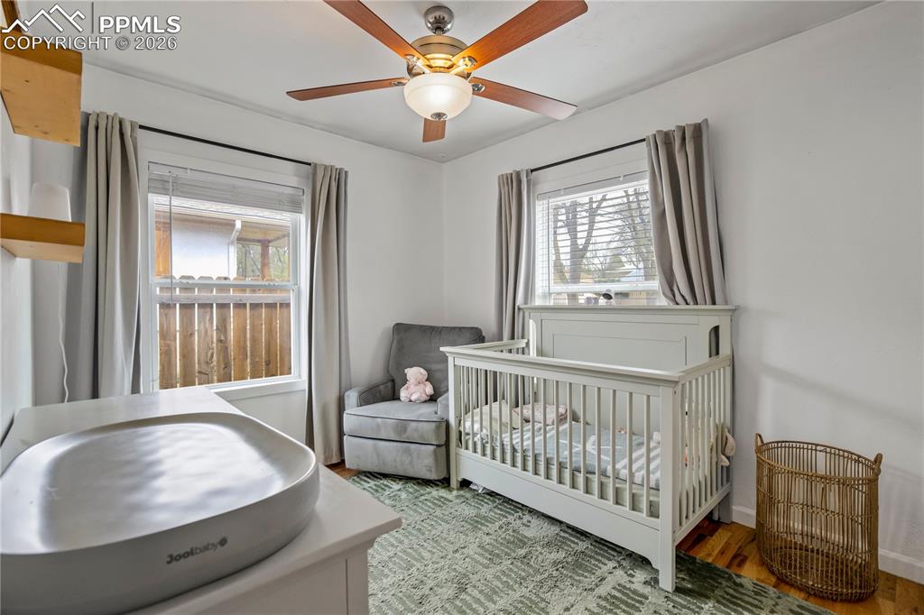 Image 24 of 43: Bedroom