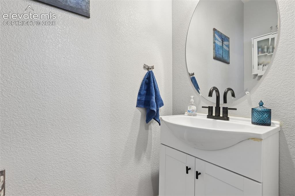 Image 15 of 35: Bathroom