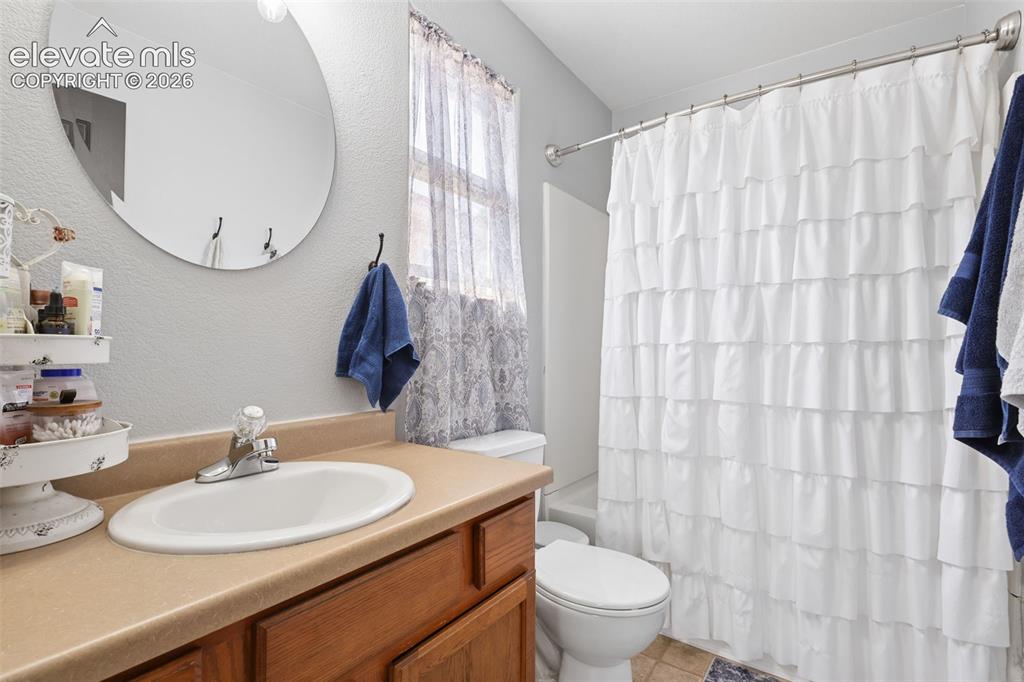 Image 19 of 35: Bathroom