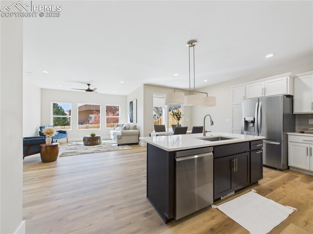 Image 12 of 39: Kitchen