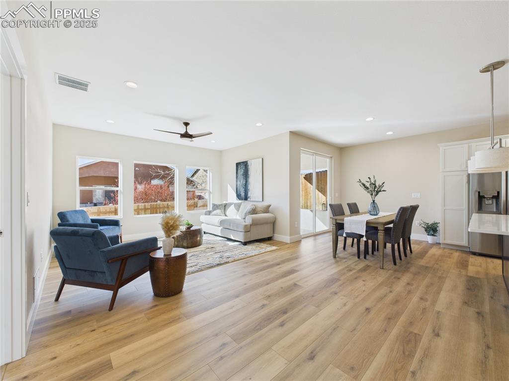 Image 18 of 39: Living Room