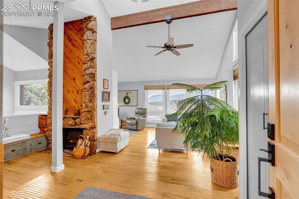 Image 9 of 50: Entry