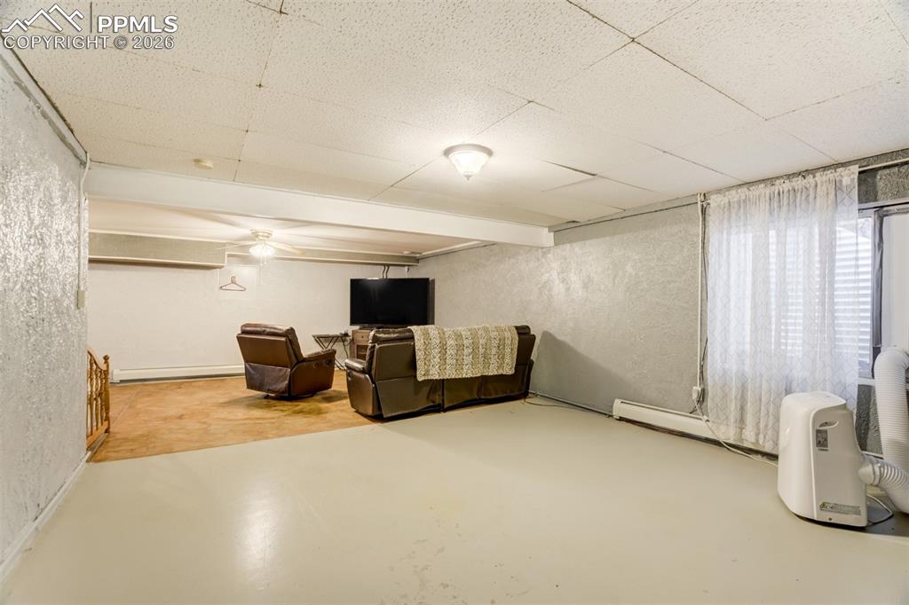 Image 33 of 50: Sitting Room