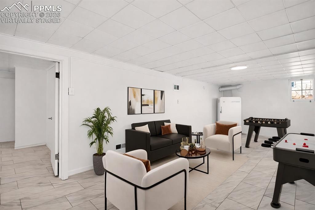 Image 27 of 37: Virtually Staged