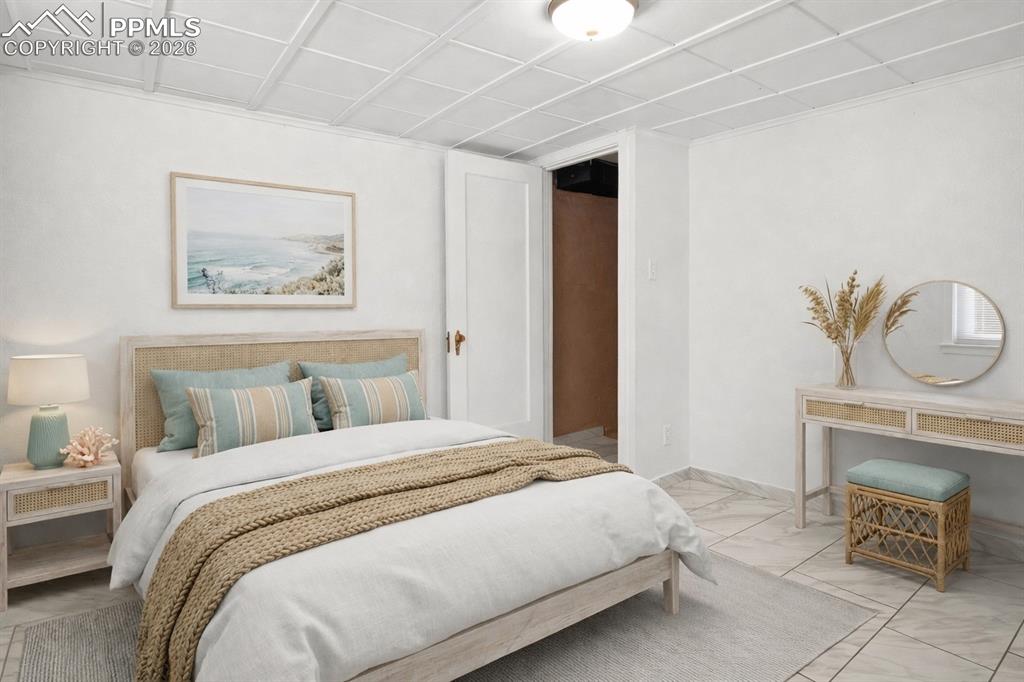 Image 29 of 37: Bedroom