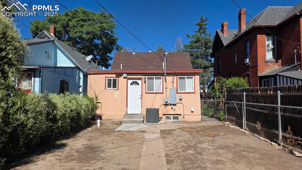 Image 16 of 18: Back of Structure