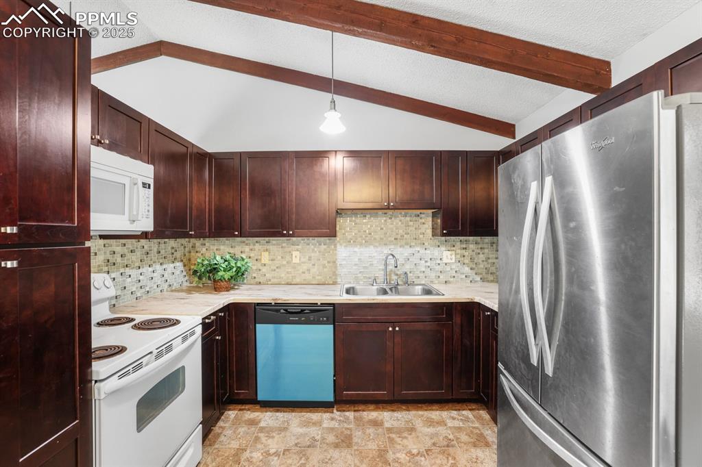 Image 6 of 19: Kitchen