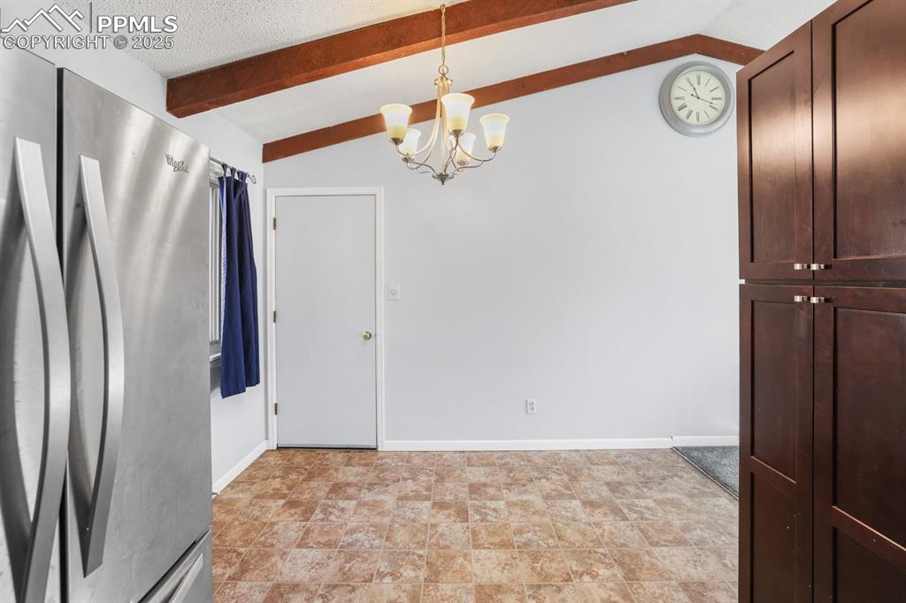 Image 8 of 19: Dining Area