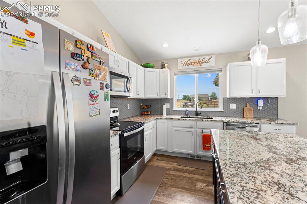 Image 11 of 34: Kitchen