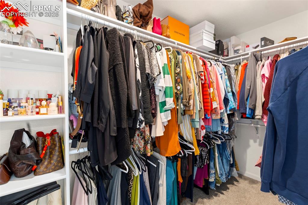 Image 16 of 34: Closet