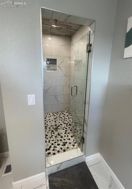 Image 5 of 34: Bathroom