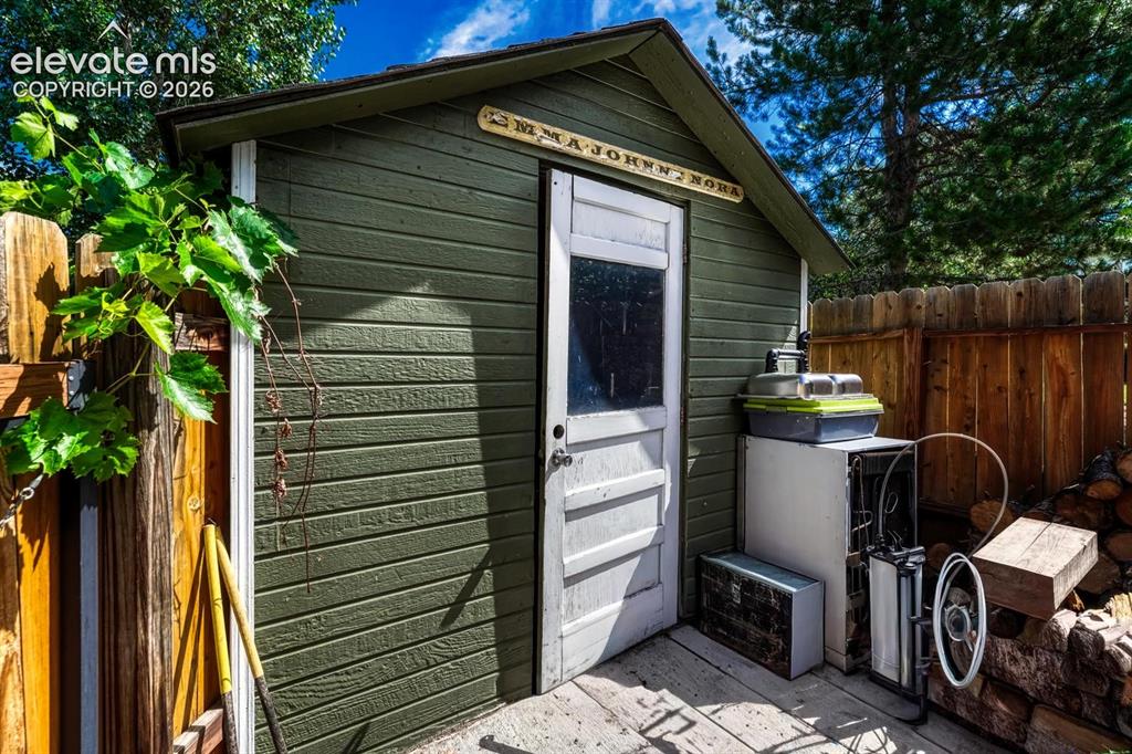 Image 43 of 50: Garden shed.