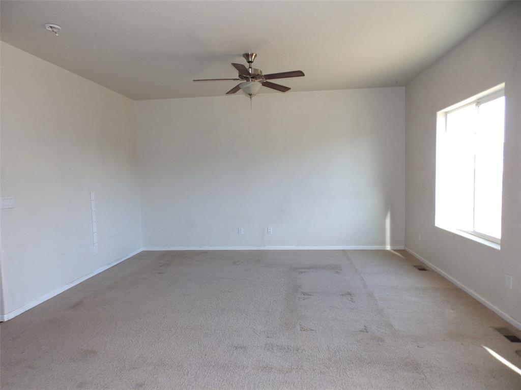 Image 3 of 16: Living Room