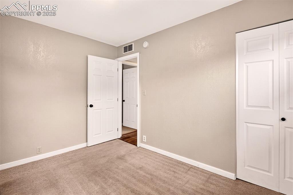Image 14 of 22: Bedroom