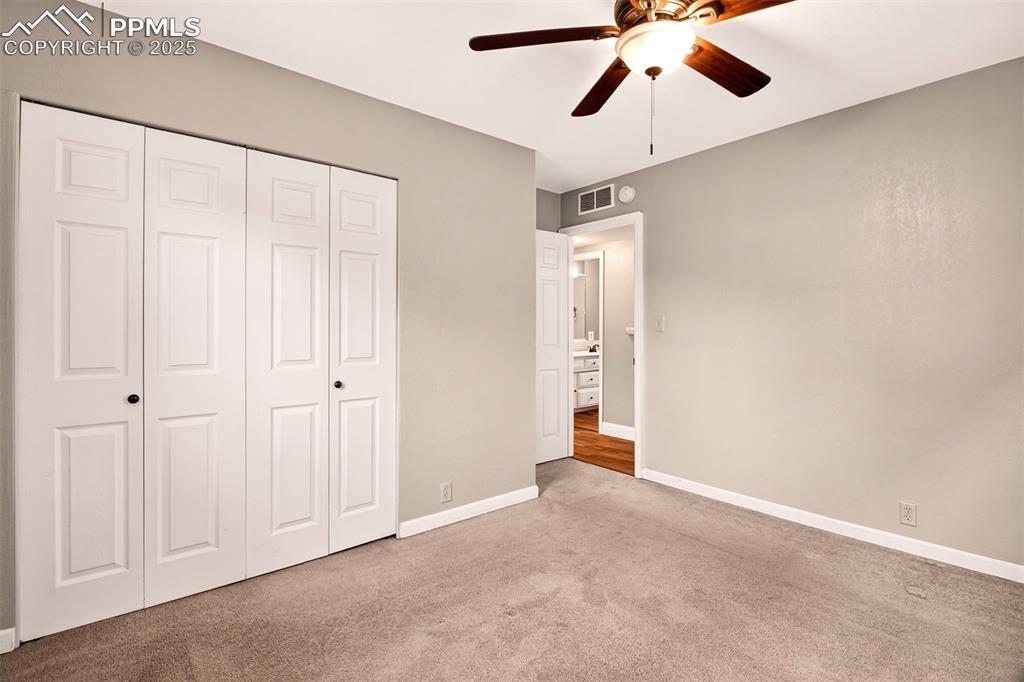 Image 16 of 22: Bedroom