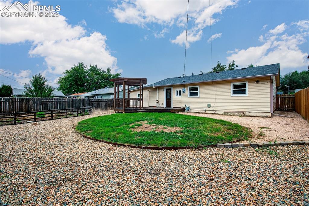 Image 18 of 22: Back of Structure