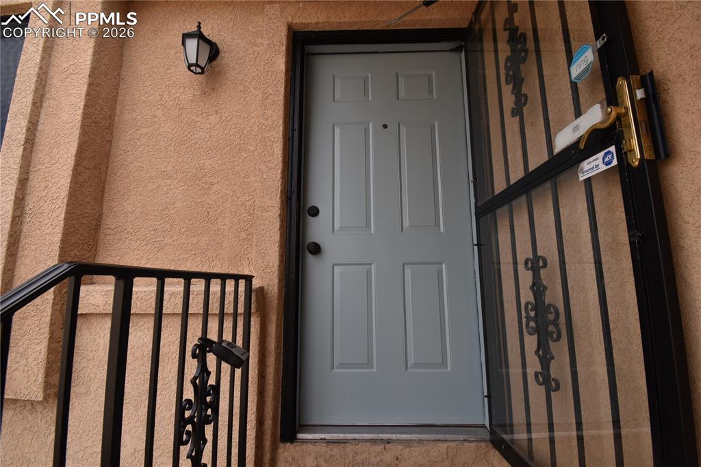 Image 3 of 14: Entry