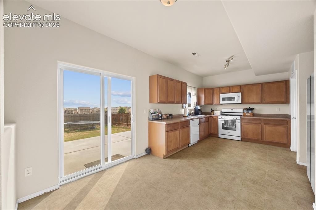 Image 12 of 34: Kitchen