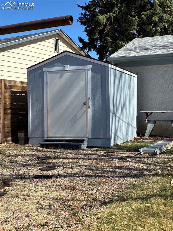 Image 2 of 4: Out Buildings