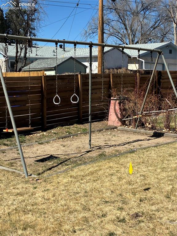 Image 4 of 4: Swing set