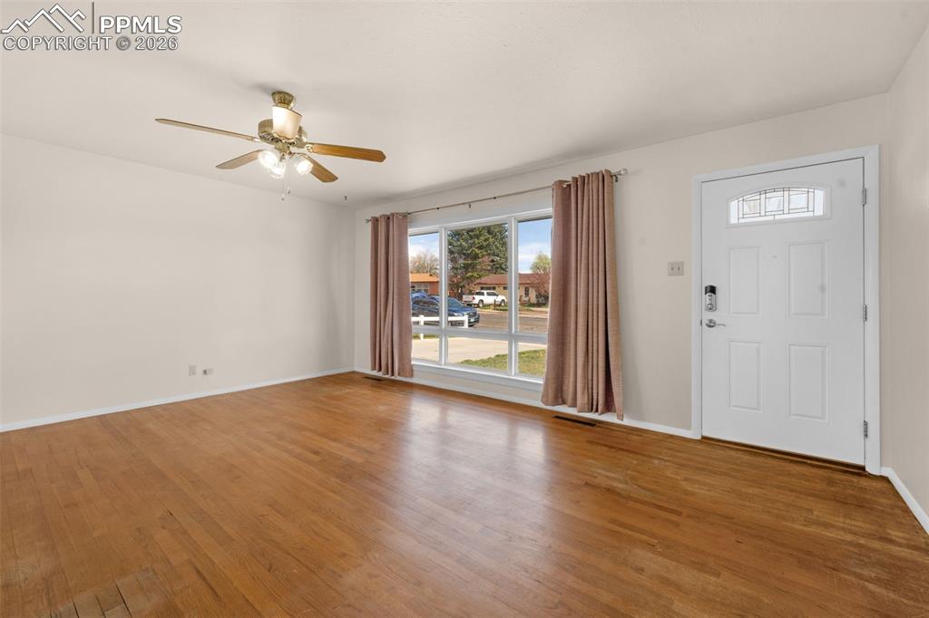 Image 5 of 28: Living Room