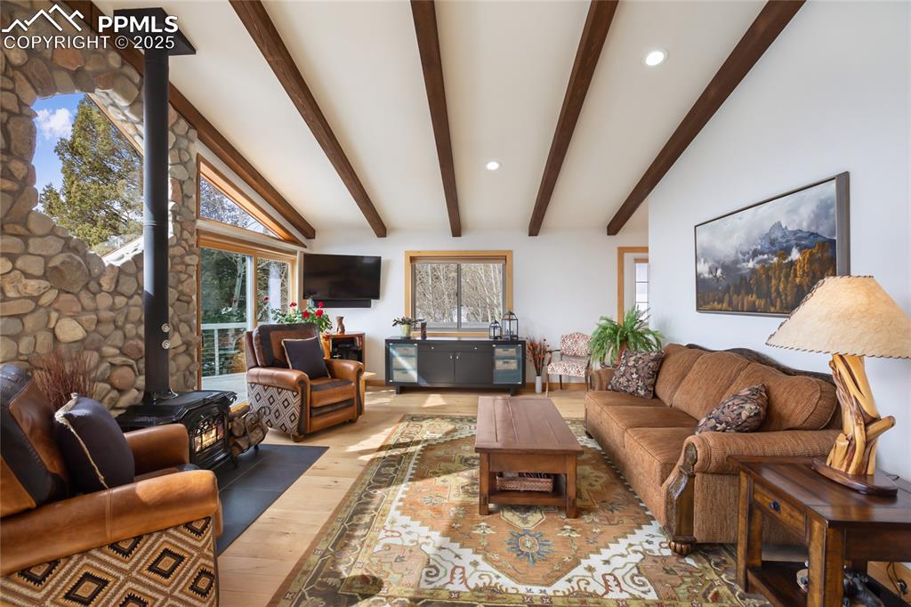 Image 14 of 40: A perfect layout for guests or relaxing