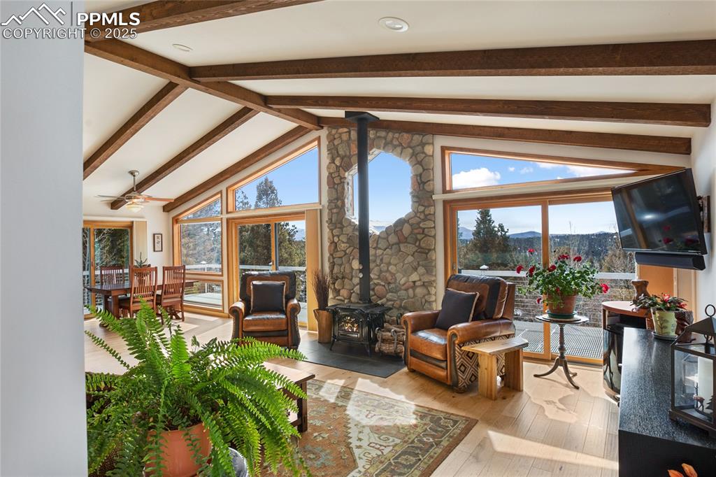 Image 15 of 40: Open concept to the dining space gives it a more spacious feel