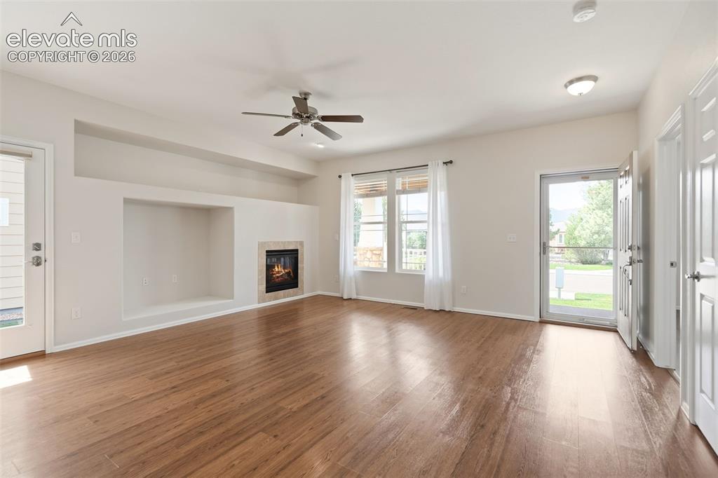 Image 6 of 45: Living Room