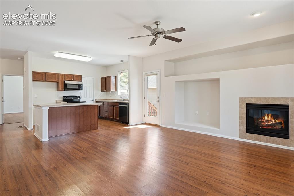 Image 8 of 45: Living Room