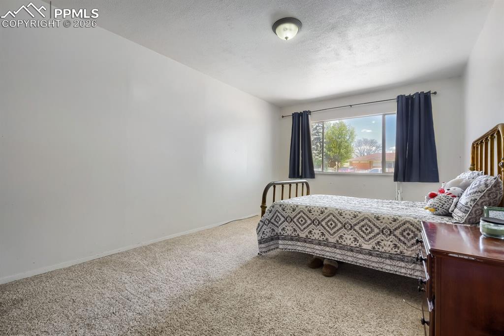 Image 4 of 12: Bedroom