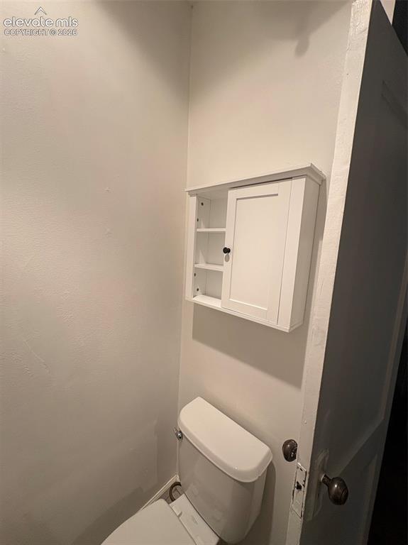 Image 12 of 24: Bathroom