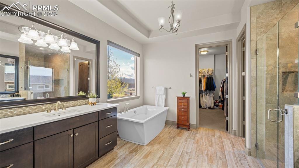 Image 18 of 45: Bathroom