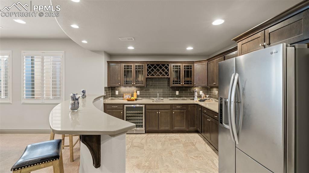 Image 27 of 45: Kitchen