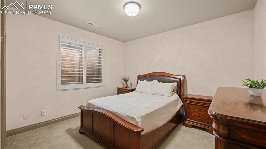 Image 30 of 45: Bedroom