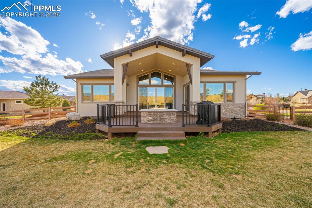 Image 40 of 45: Back of Structure