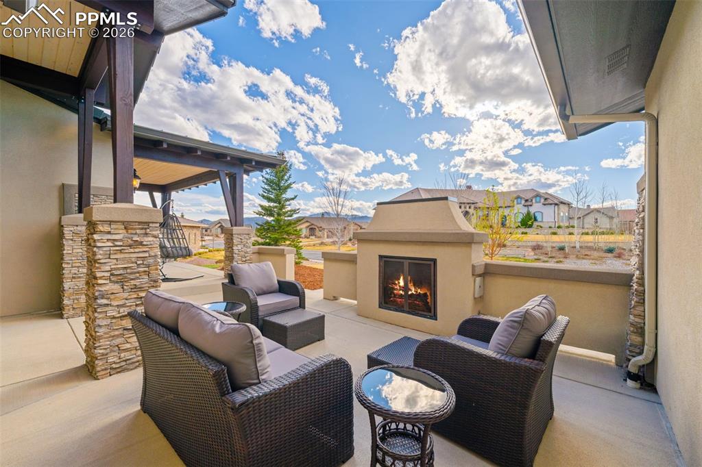 Image 6 of 45: Patio