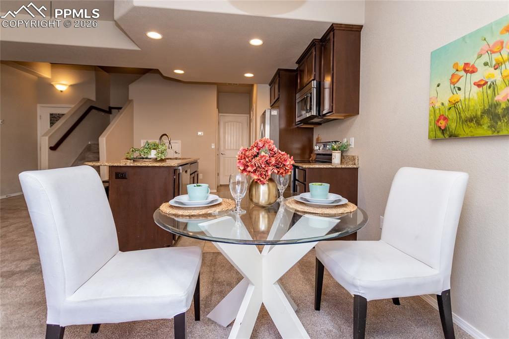 Image 17 of 38: Dining Area