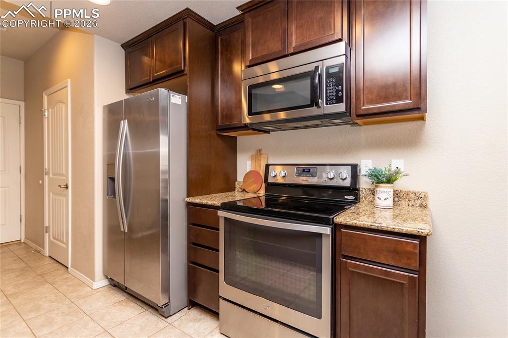 Image 9 of 38: Kitchen