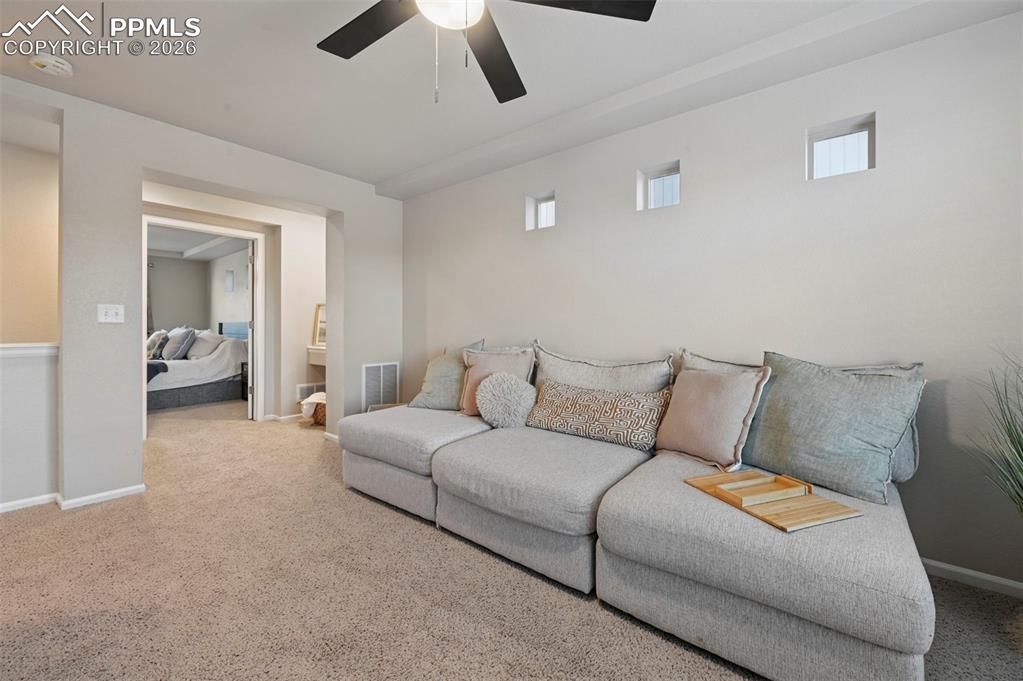 Image 22 of 35: Loft