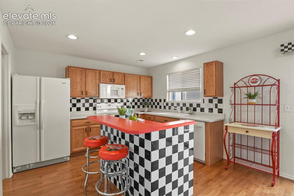 Image 12 of 46: Kitchen
