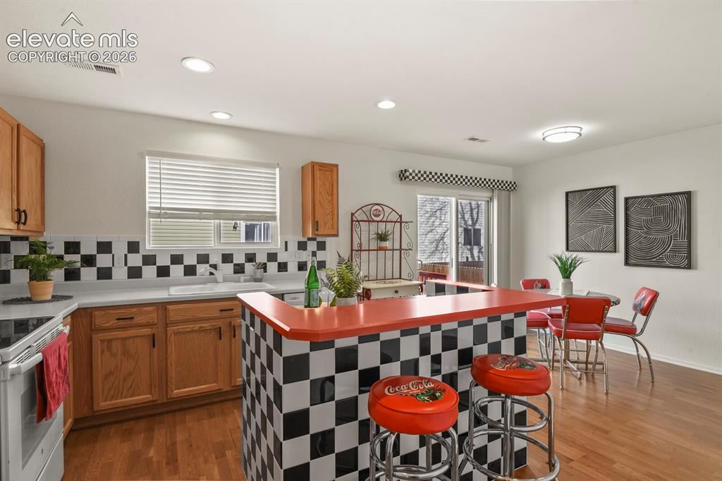 Image 13 of 46: Kitchen